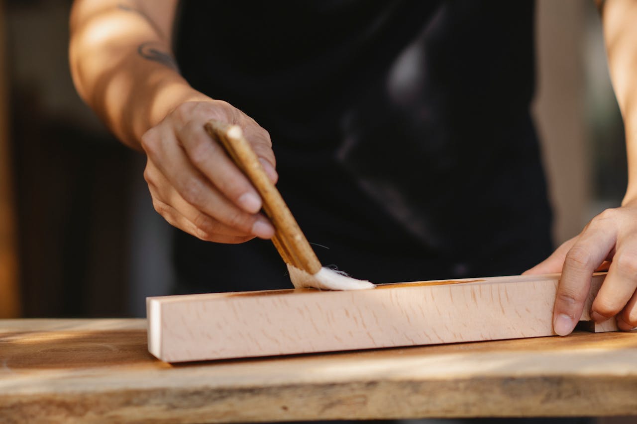 Recyclage des matériaux collés grâce à un adhésif circulaire